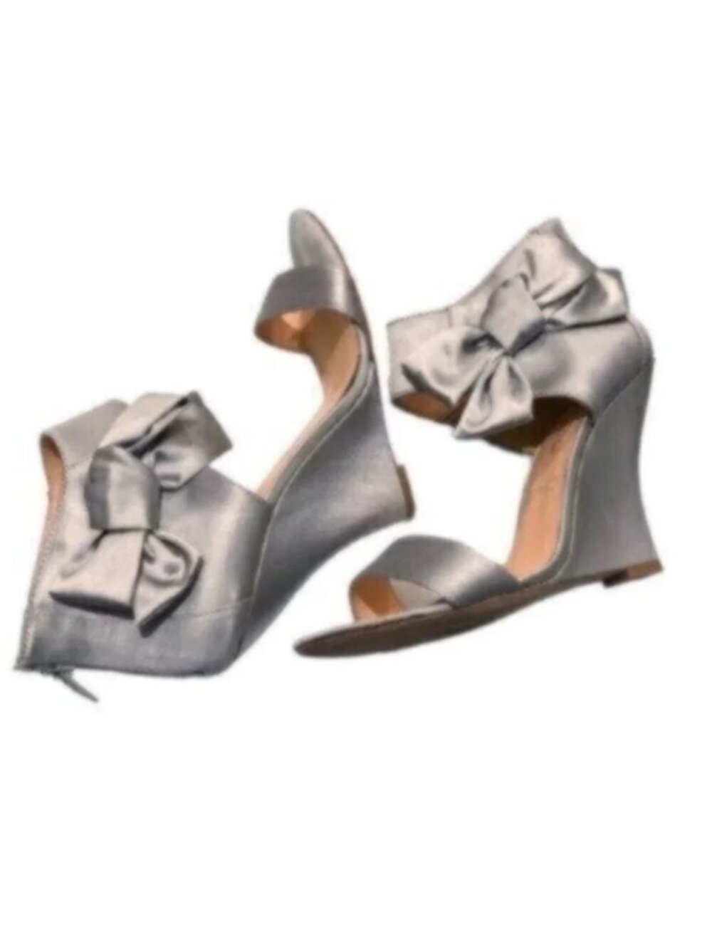 Pour La Victoire Light Grey Satin Wedge Shoes 8.5B